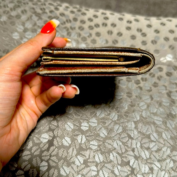 Louis Vuitton Wallet - Picture 5 of 6